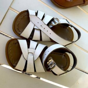 Girls white saltwater sandals toddler size 7